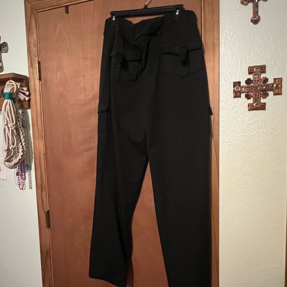 Amazon Black Trousers with Relaxed Fit and Textured Fabric